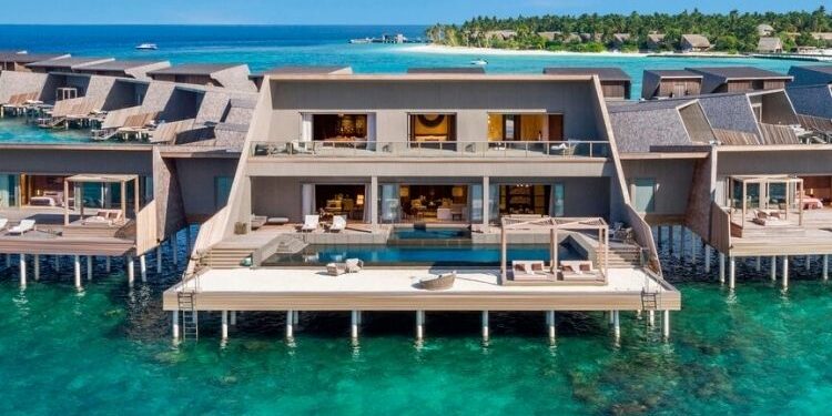 05 Unique Luxurious Accommodation Options in the Maldives – The-St.-Regis-Maldives-Vommuli-Resort 05 Unique Luxurious Accommodation Options in the Maldives