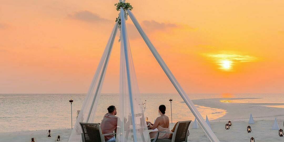 343072260_924015505497967_6417124744914790185_n Vakkaru Maldives Escape for Two